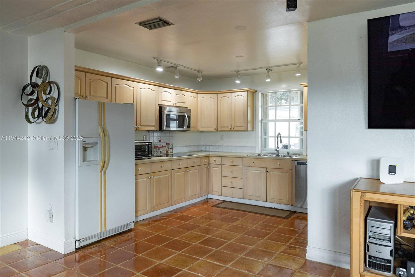 UNIVERSAL ESTATES SOUTH A - Residential