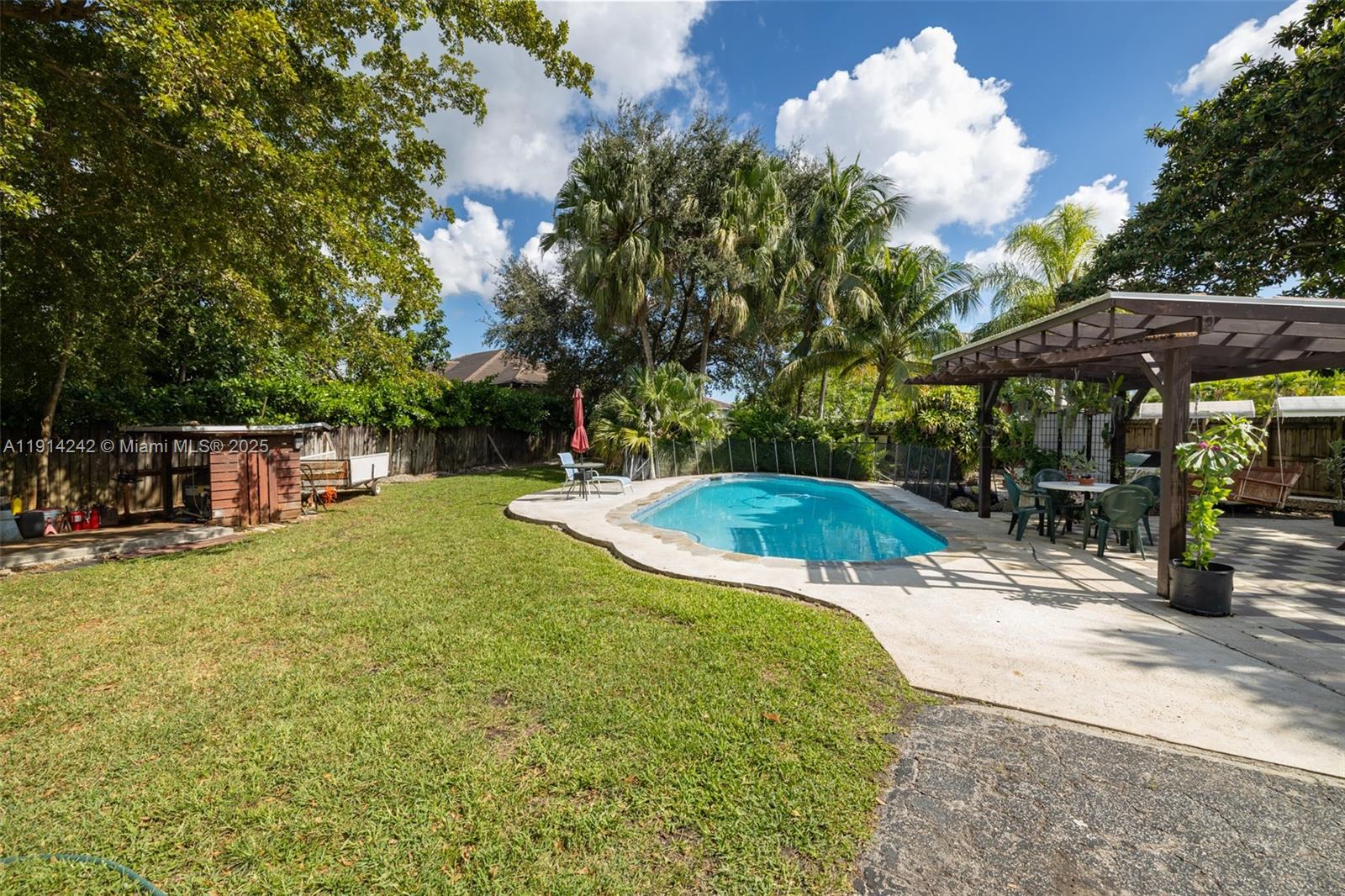 UNIVERSAL ESTATES SOUTH A - Residential