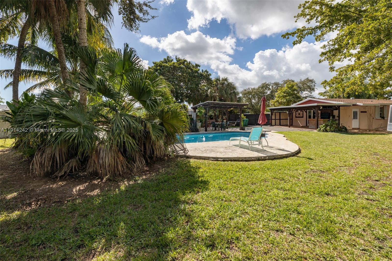 UNIVERSAL ESTATES SOUTH A - Residential