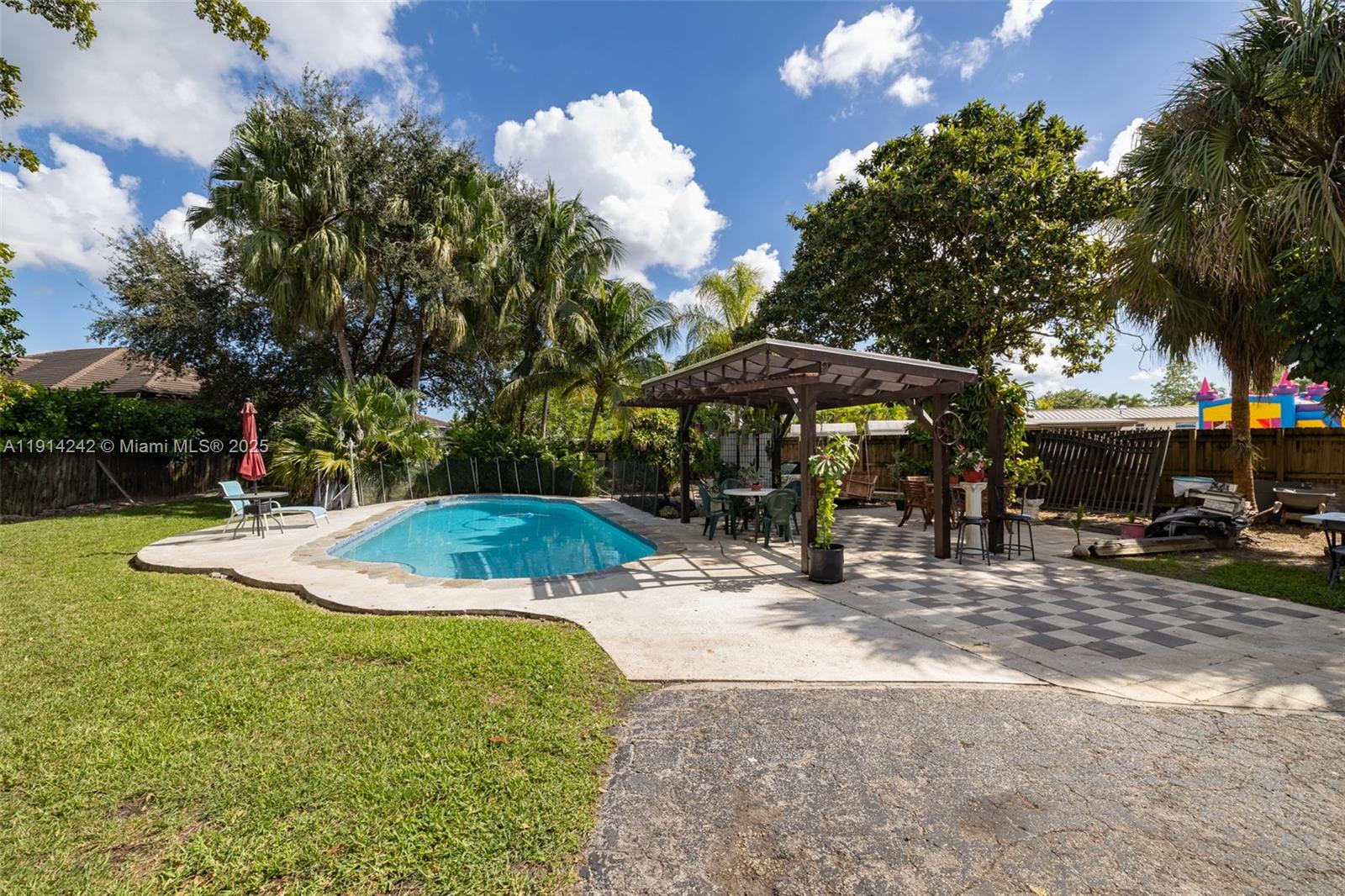 UNIVERSAL ESTATES SOUTH A - Residential