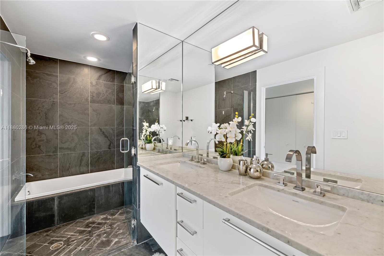 900 BISCAYNE BAY CONDO - Residential Lease