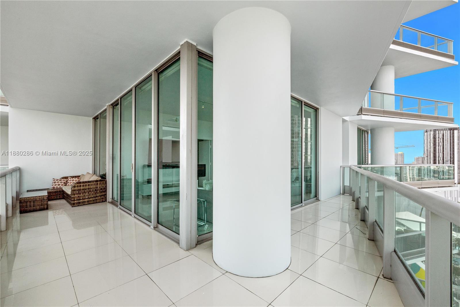 900 BISCAYNE BAY CONDO - Residential Lease