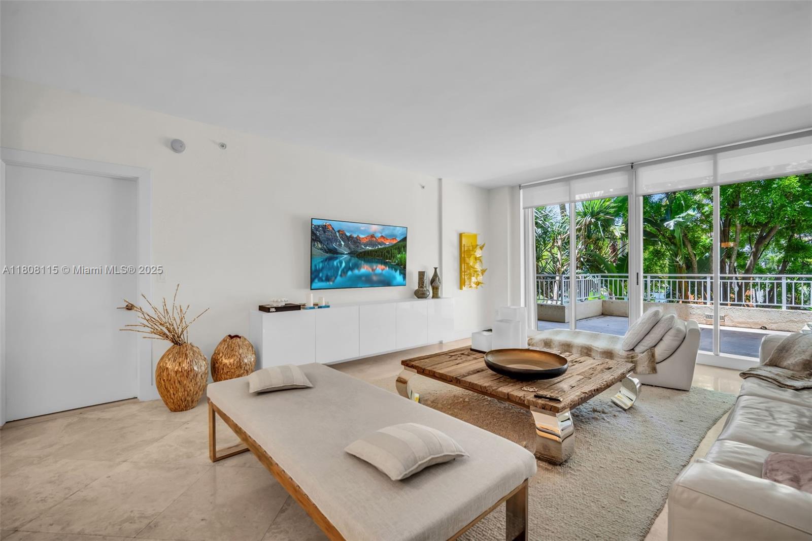 Rental Property at 765 Crandon Blvd 109, Key Biscayne, Miami-Dade County, Florida - Bedrooms: 1 
Bathrooms: 2  - $7,500 MO.