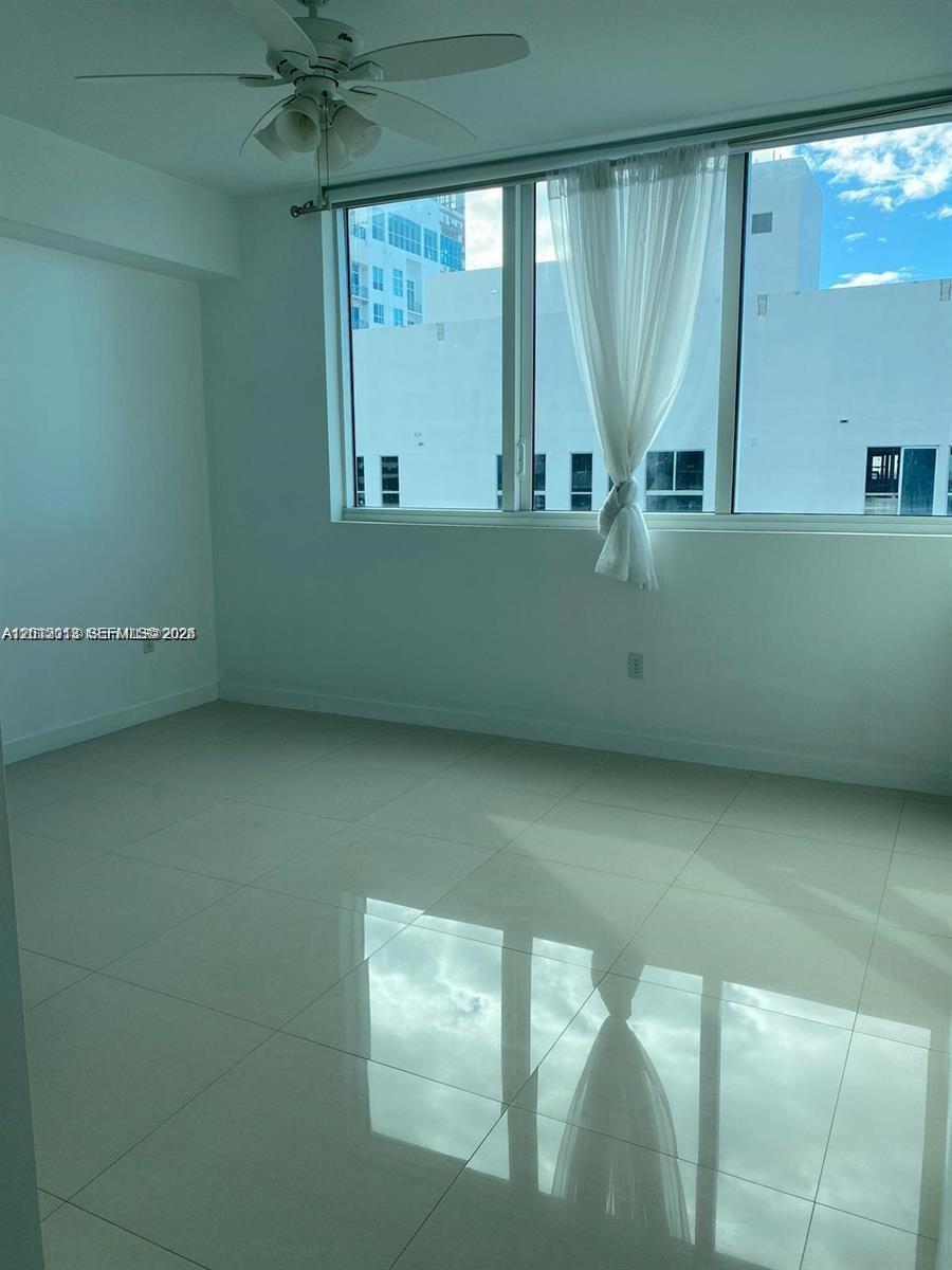 253 NE 2nd St 3002