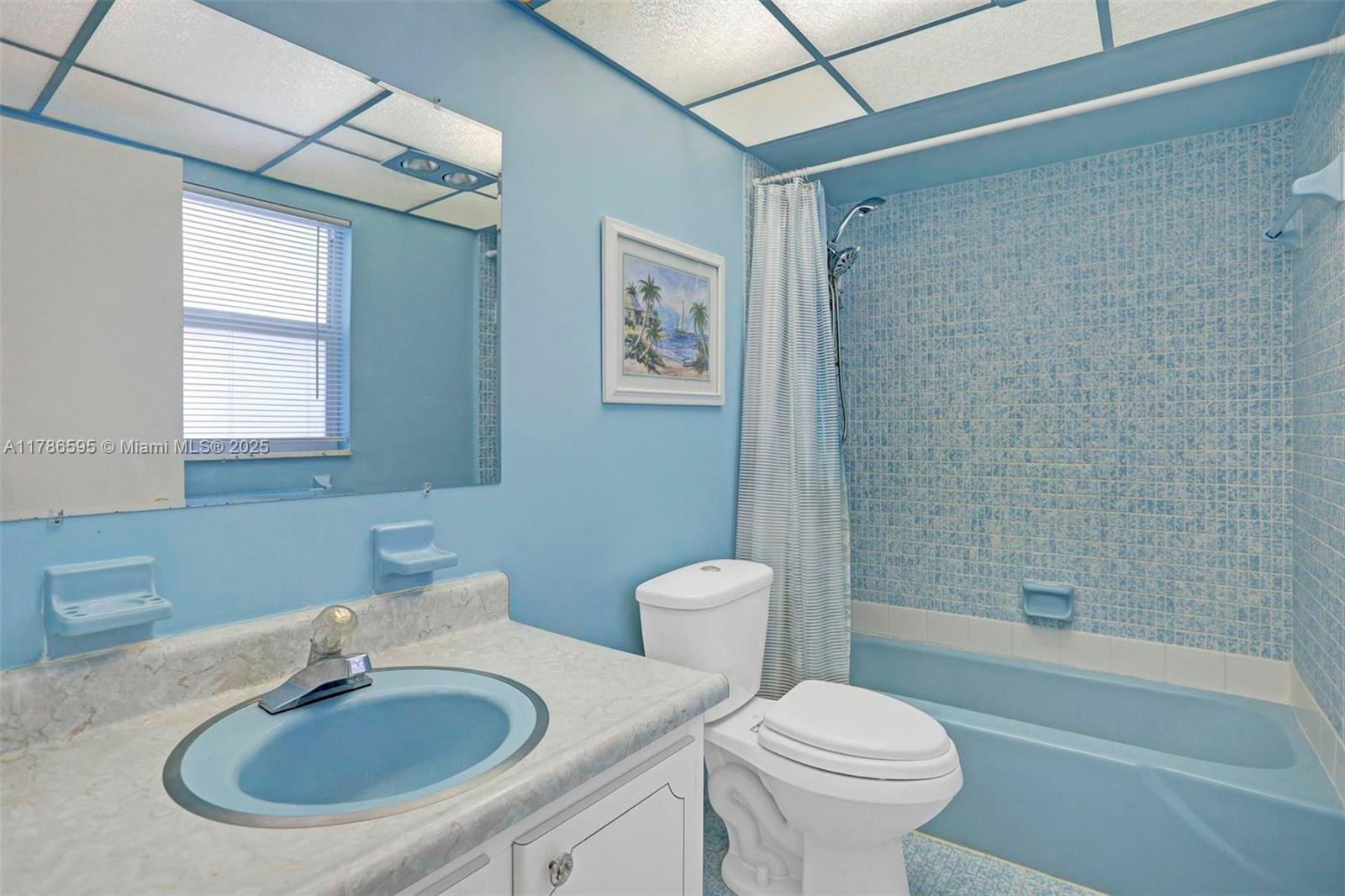 COLONIAL MANOR EAST APART - Residential