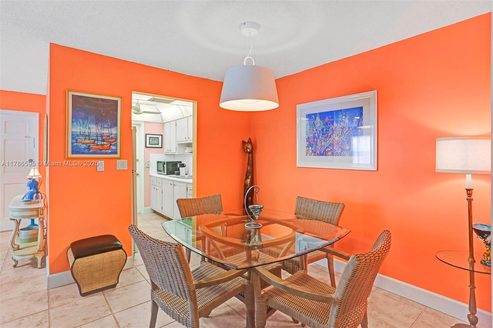 COLONIAL MANOR EAST APART - Residential