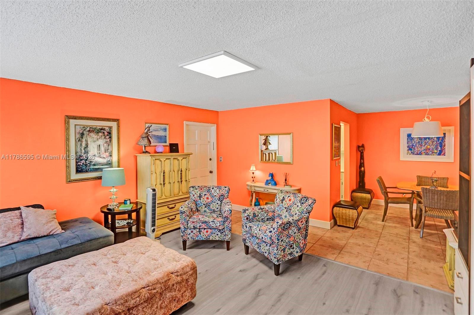 COLONIAL MANOR EAST APART - Residential