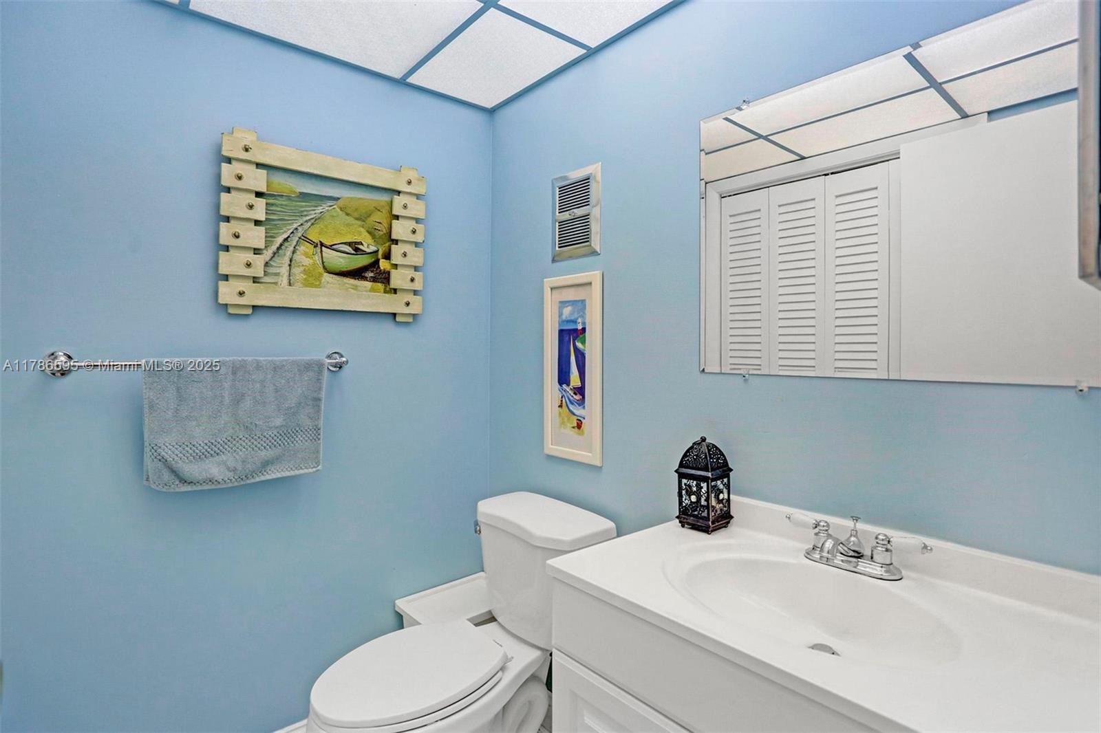 COLONIAL MANOR EAST APART - Residential