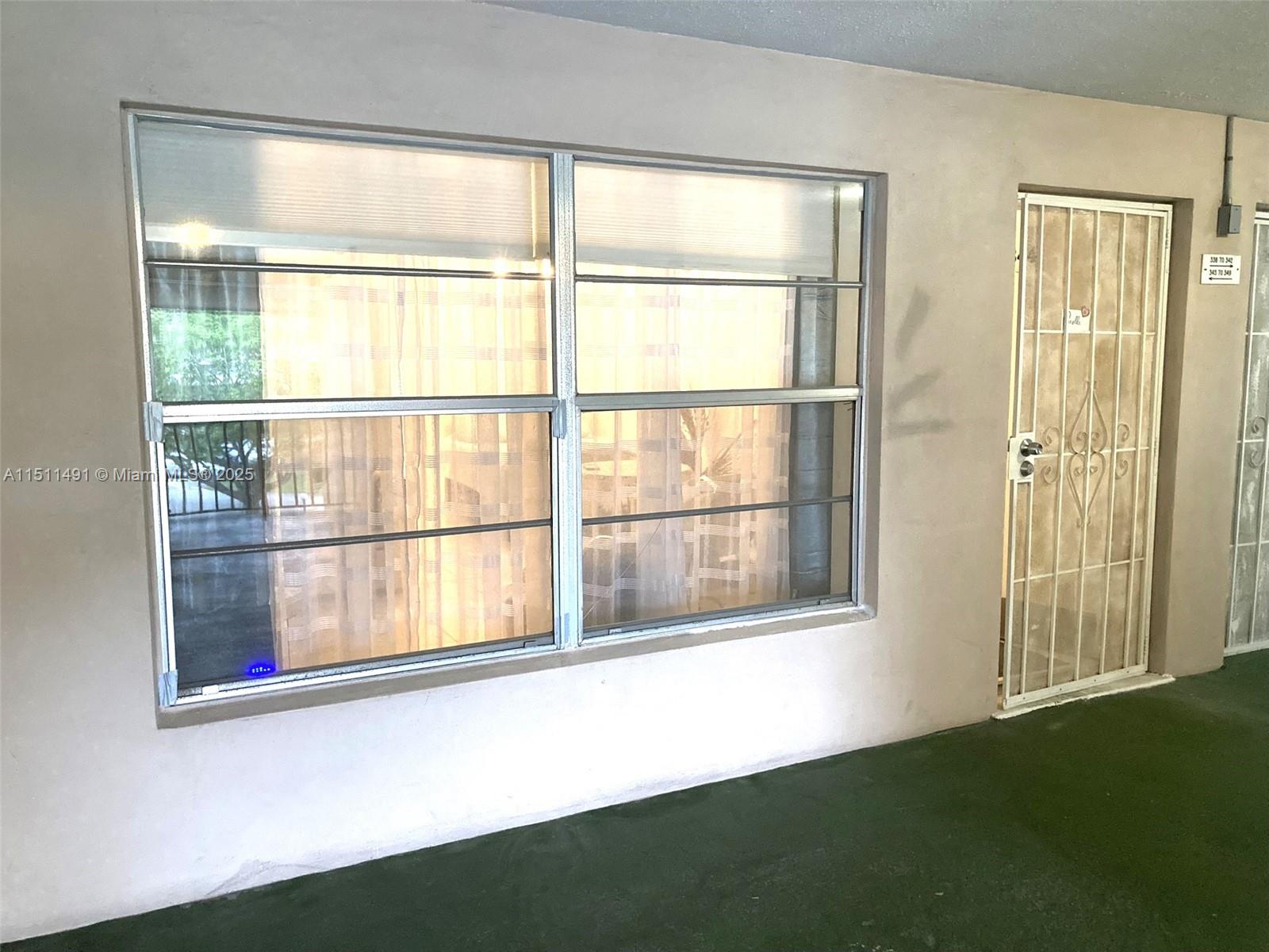 LAUDERDALE OAKS CONDO I - Residential