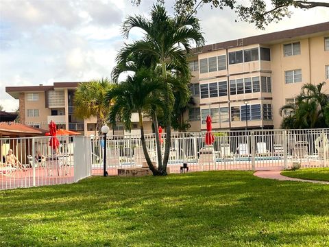 A home in Lauderdale Lakes