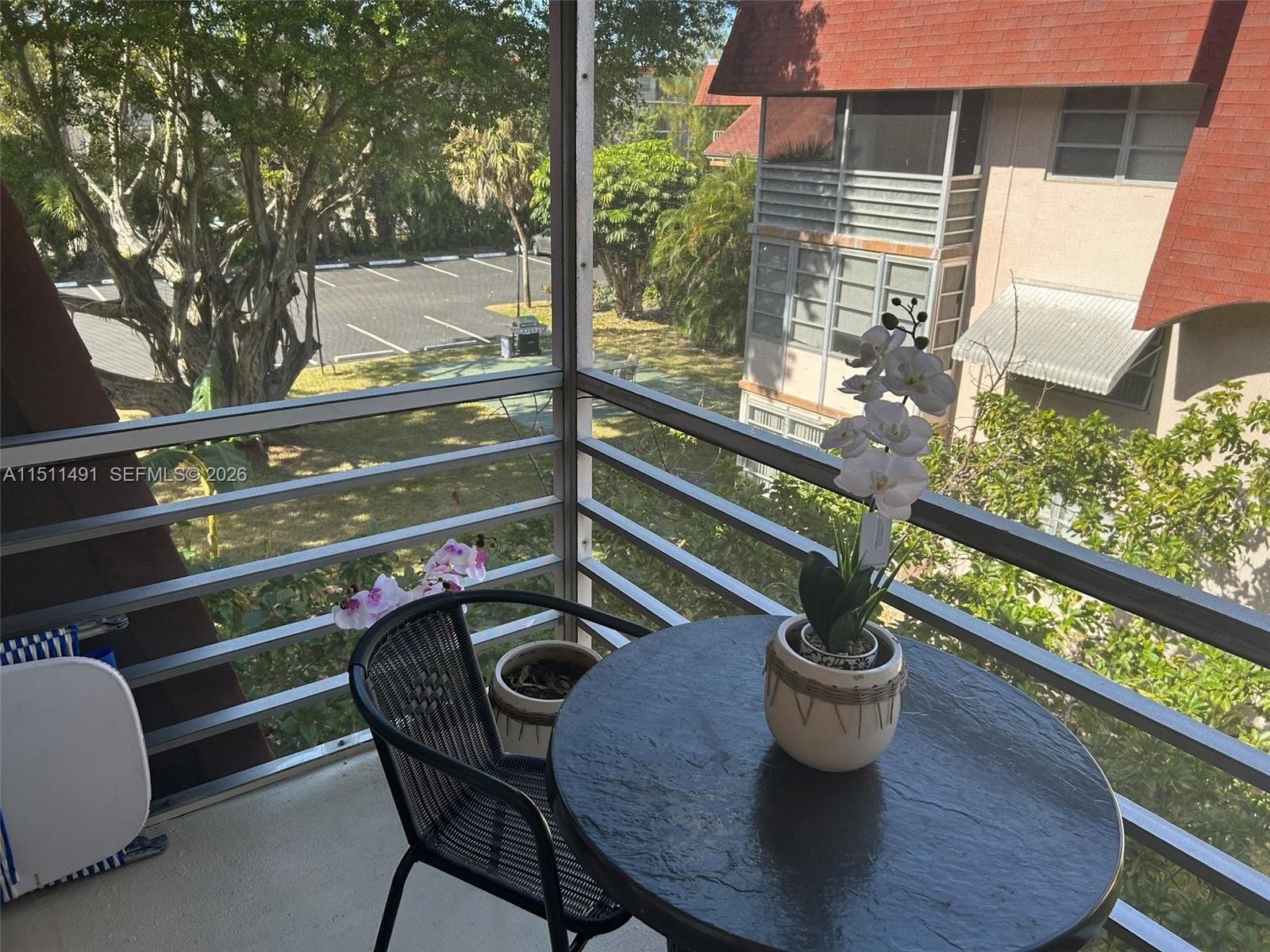 LAUDERDALE OAKS CONDO I - Residential