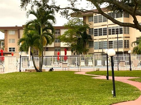 A home in Lauderdale Lakes