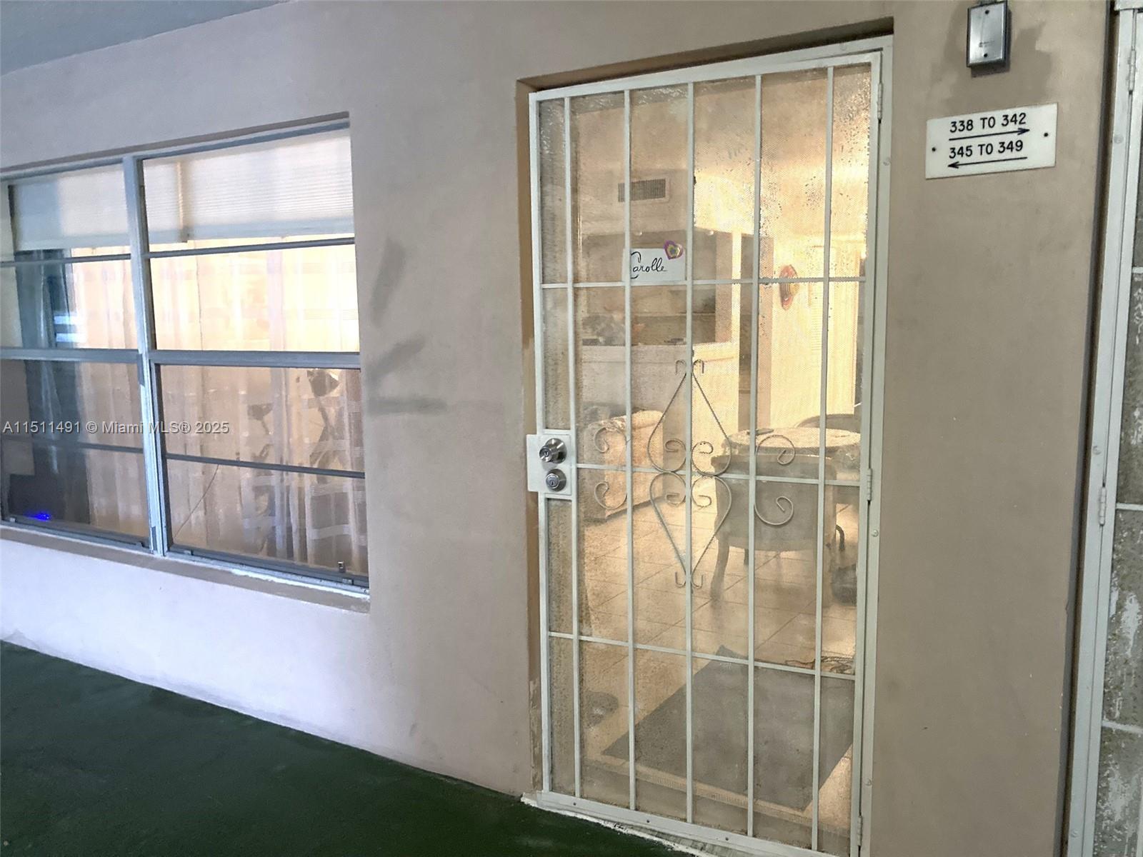 LAUDERDALE OAKS CONDO I - Residential