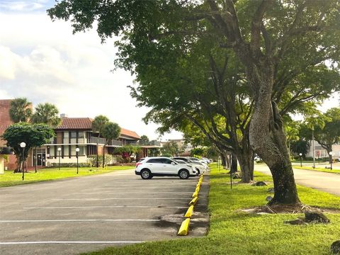 A home in Lauderdale Lakes