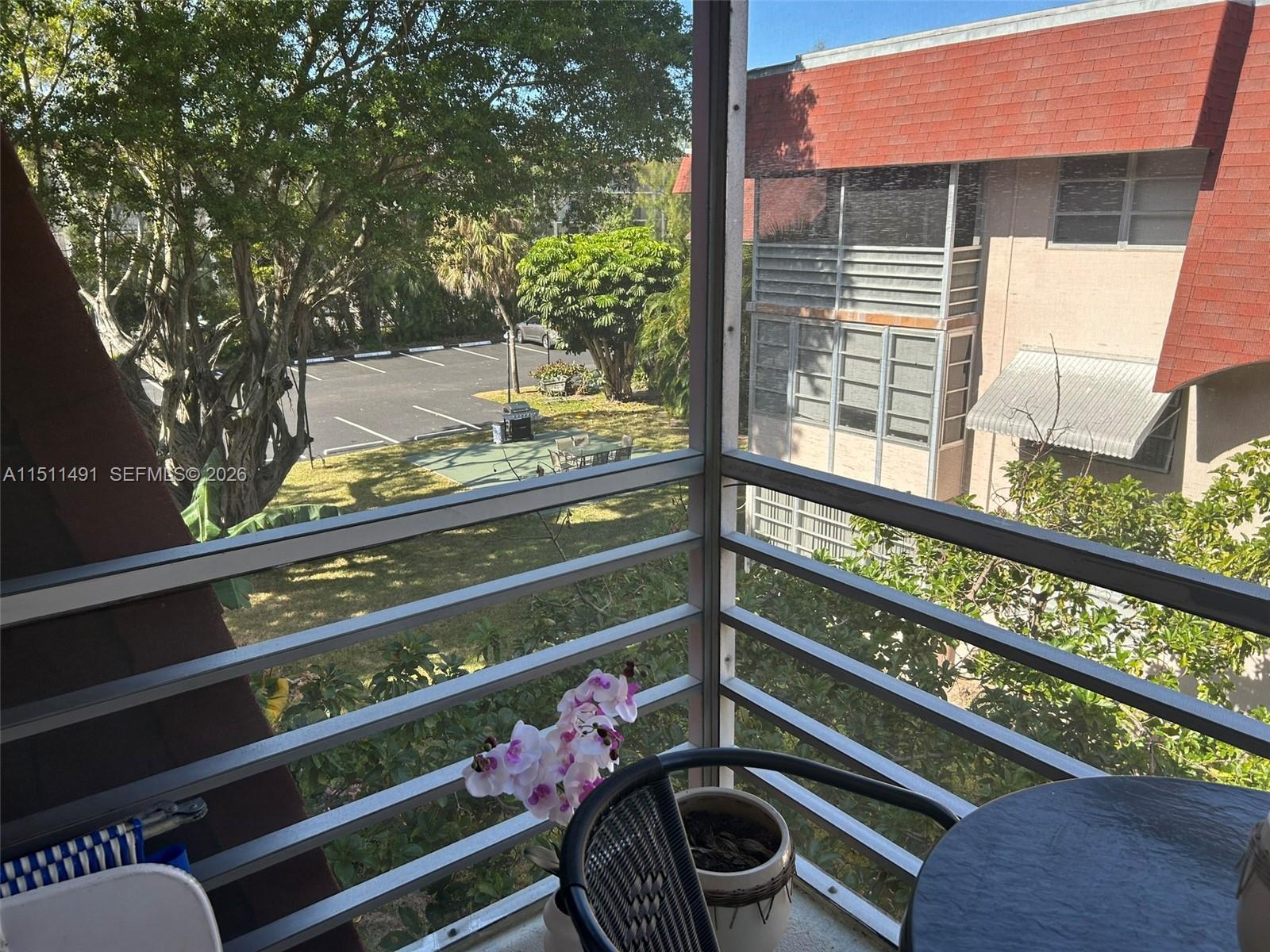 LAUDERDALE OAKS CONDO I - Residential