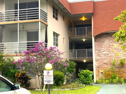 A home in Lauderdale Lakes