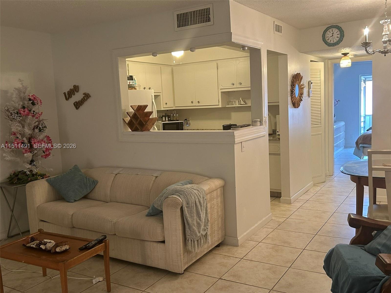 LAUDERDALE OAKS CONDO I - Residential