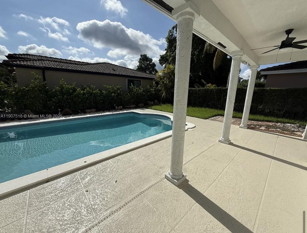 SIGNATURE GARDENS SUB - Residential