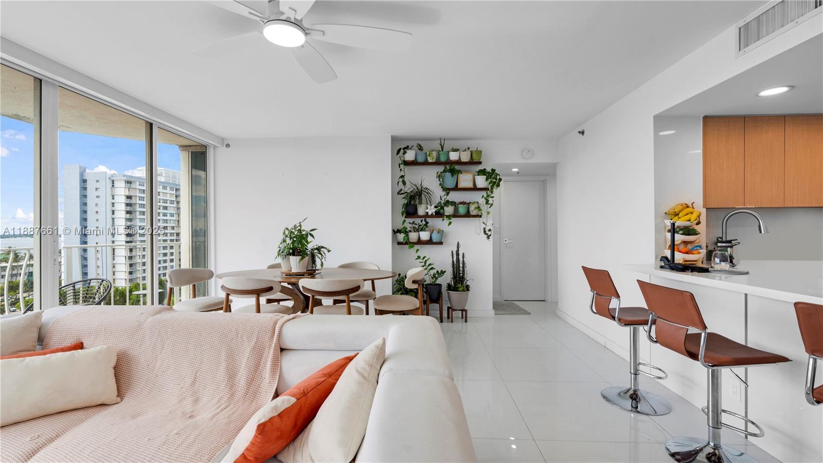 THE GRANDVIEW PALACE COND - Residential