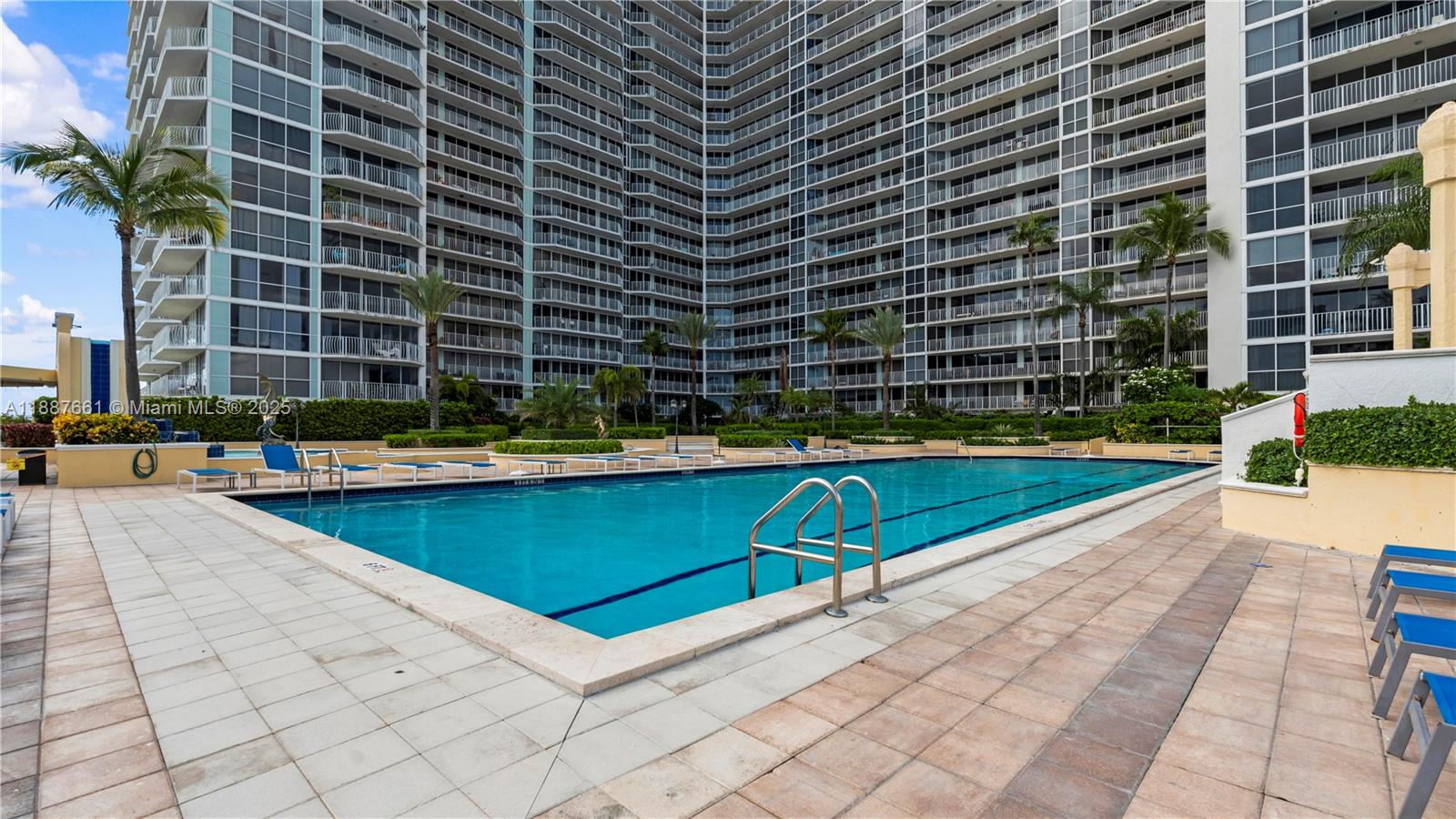 THE GRANDVIEW PALACE COND - Residential