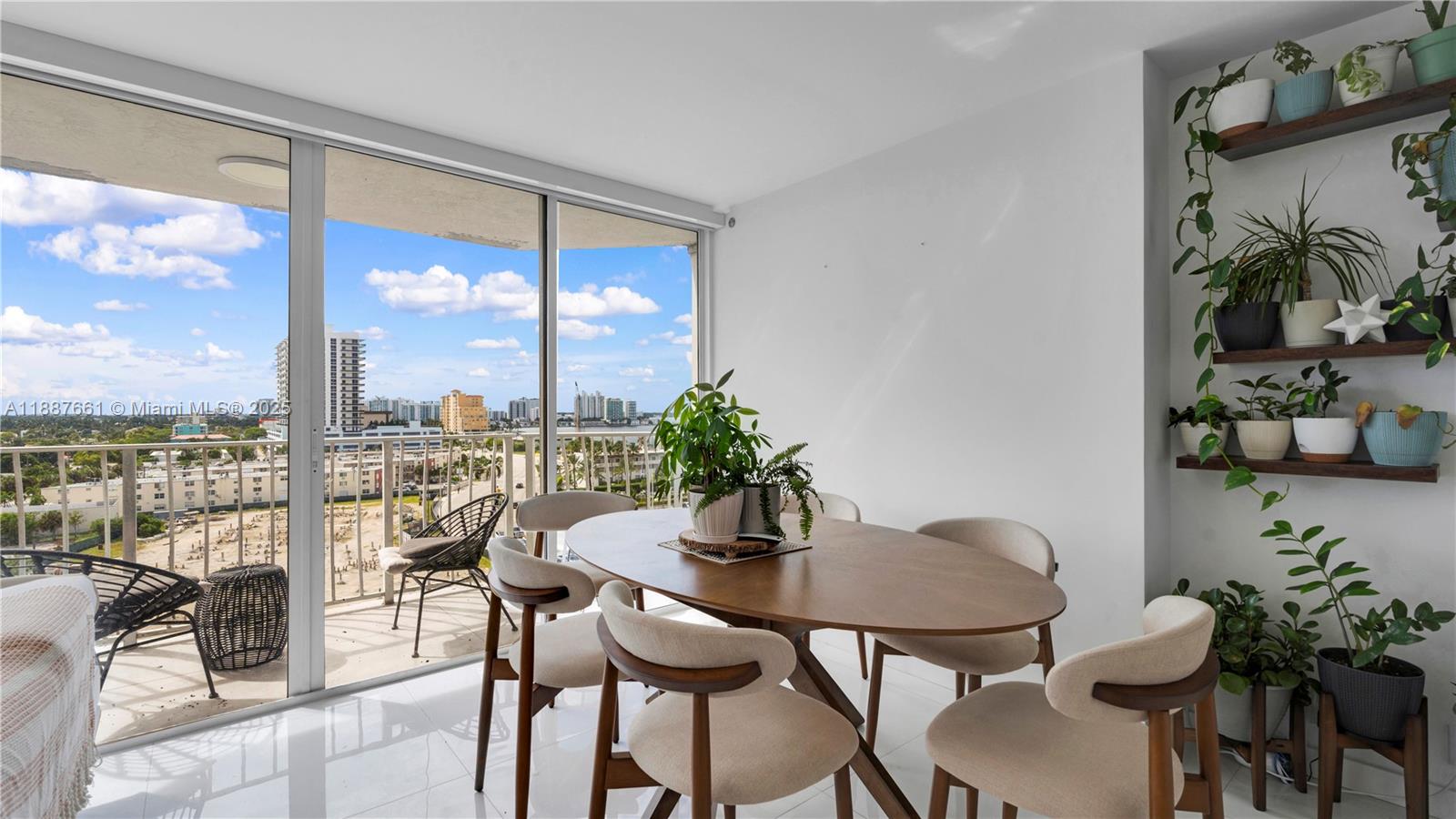 THE GRANDVIEW PALACE COND - Residential