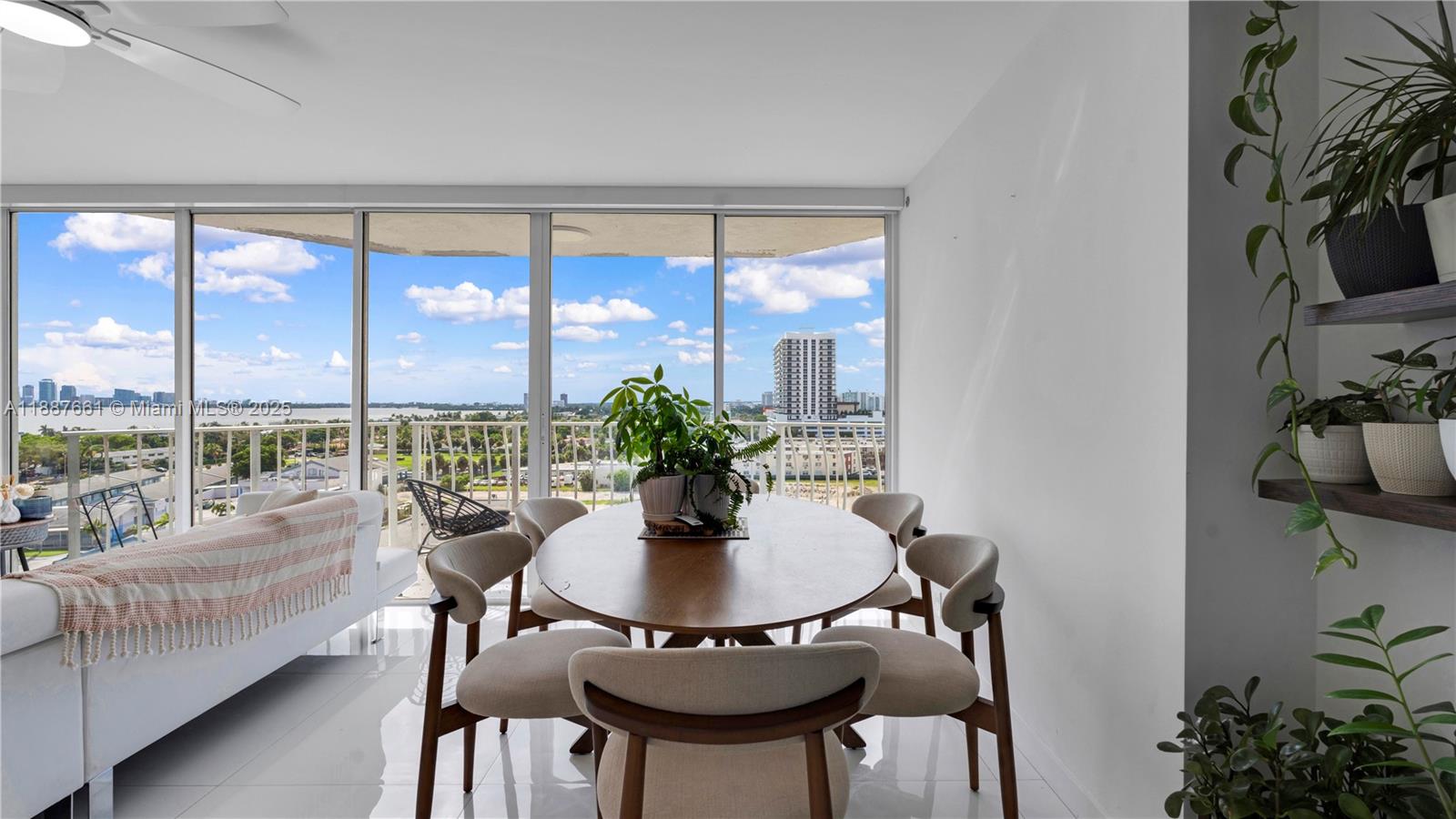 THE GRANDVIEW PALACE COND - Residential