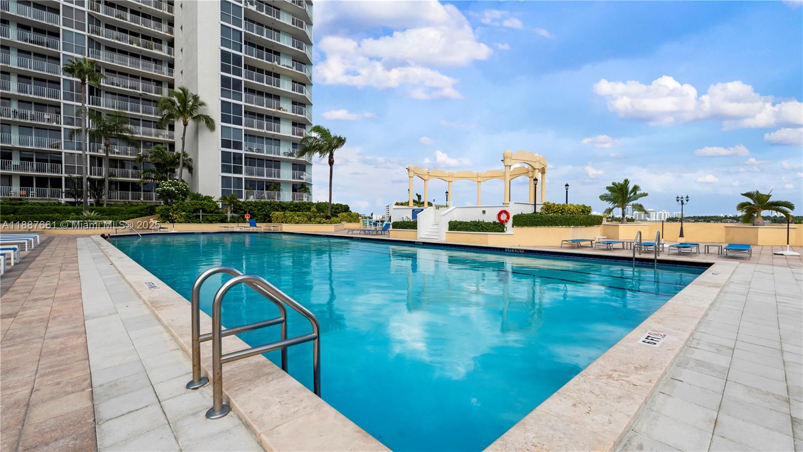 THE GRANDVIEW PALACE COND - Residential