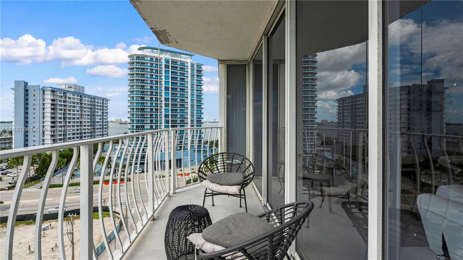 THE GRANDVIEW PALACE COND - Residential