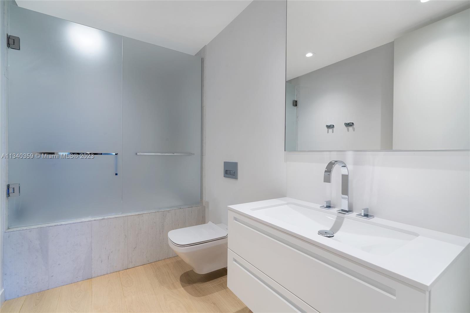 FISHER ISLAND - Residential