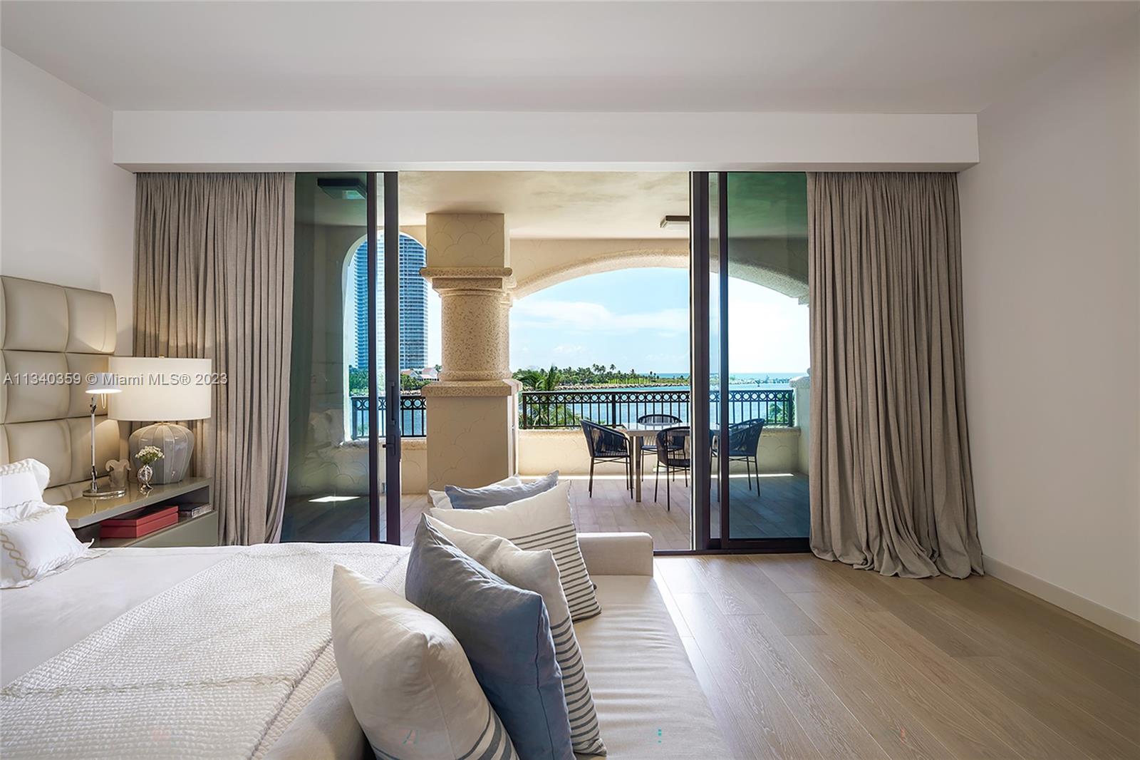 FISHER ISLAND - Residential