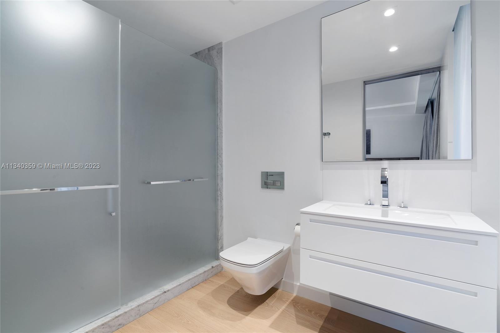 FISHER ISLAND - Residential