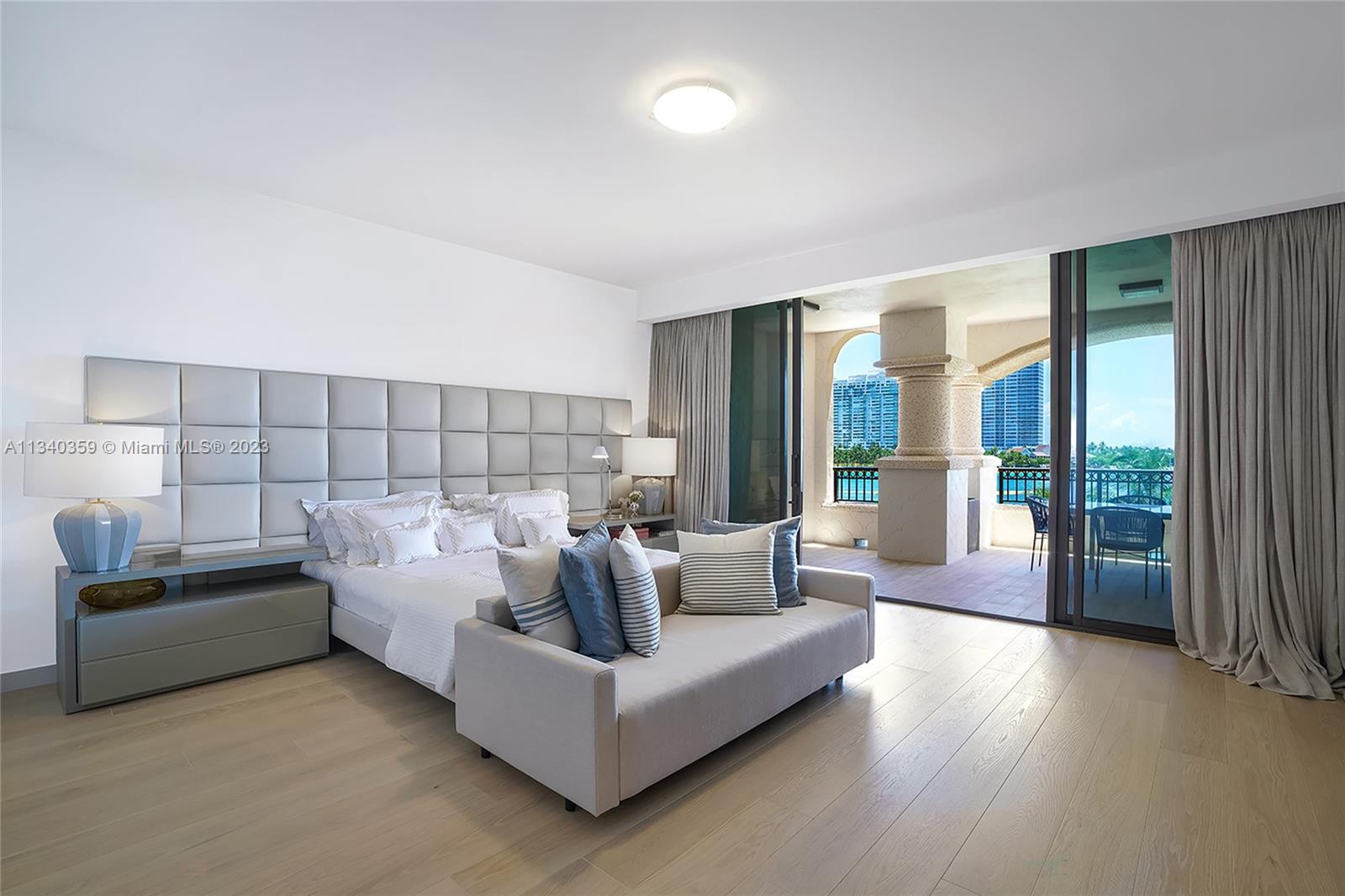 FISHER ISLAND - Residential