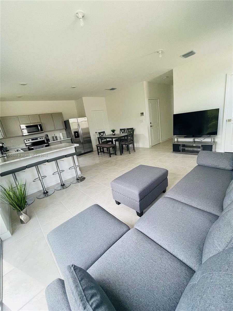 916 SE 19th St 916