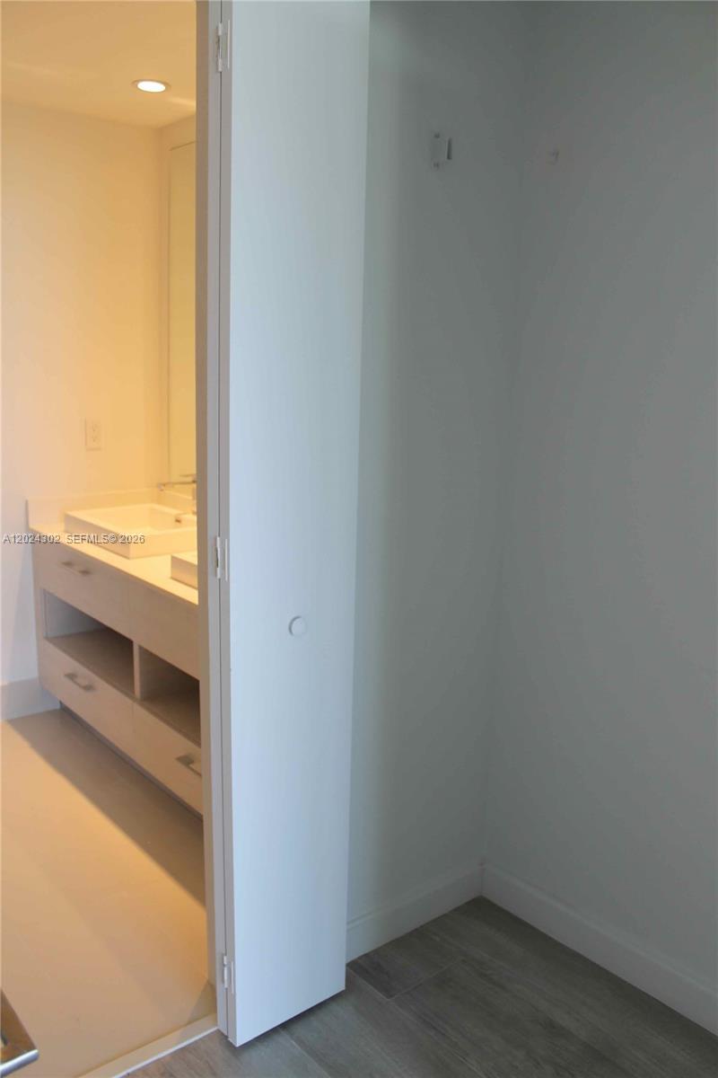 BRICKELL HEIGHTS EAST CON - Residential Lease