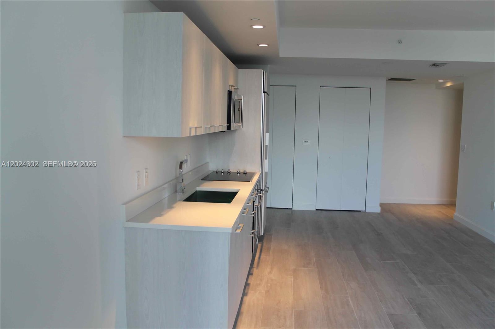 BRICKELL HEIGHTS EAST CON - Residential Lease