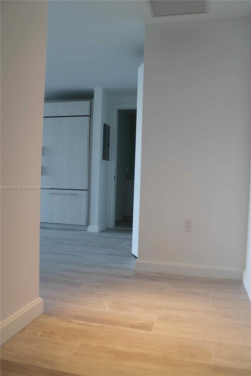 BRICKELL HEIGHTS EAST CON - Residential Lease