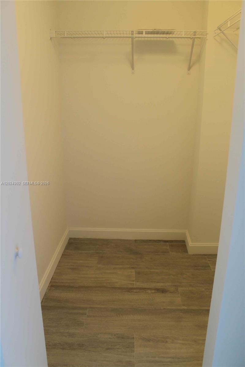 BRICKELL HEIGHTS EAST CON - Residential Lease