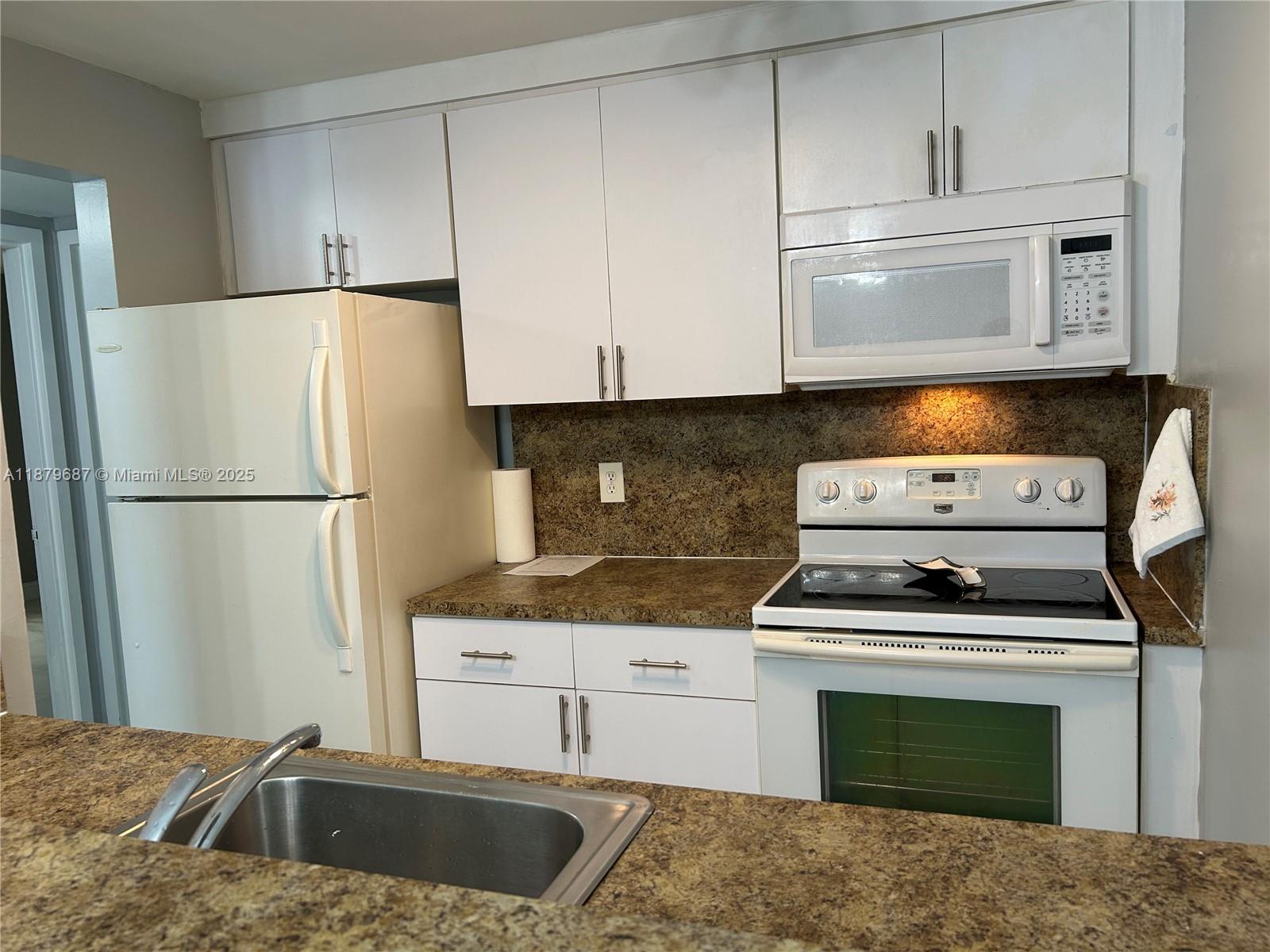 WINDWARD CONDO - Residential Lease