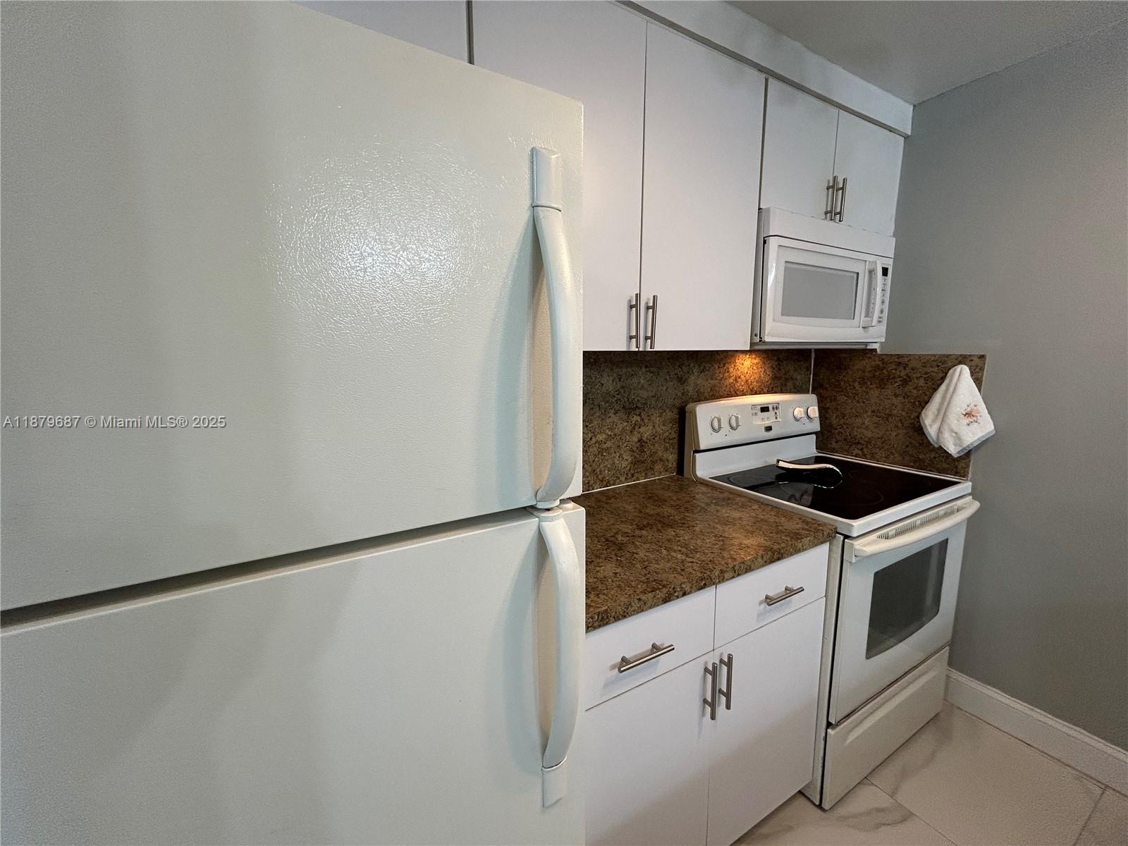 WINDWARD CONDO - Residential Lease