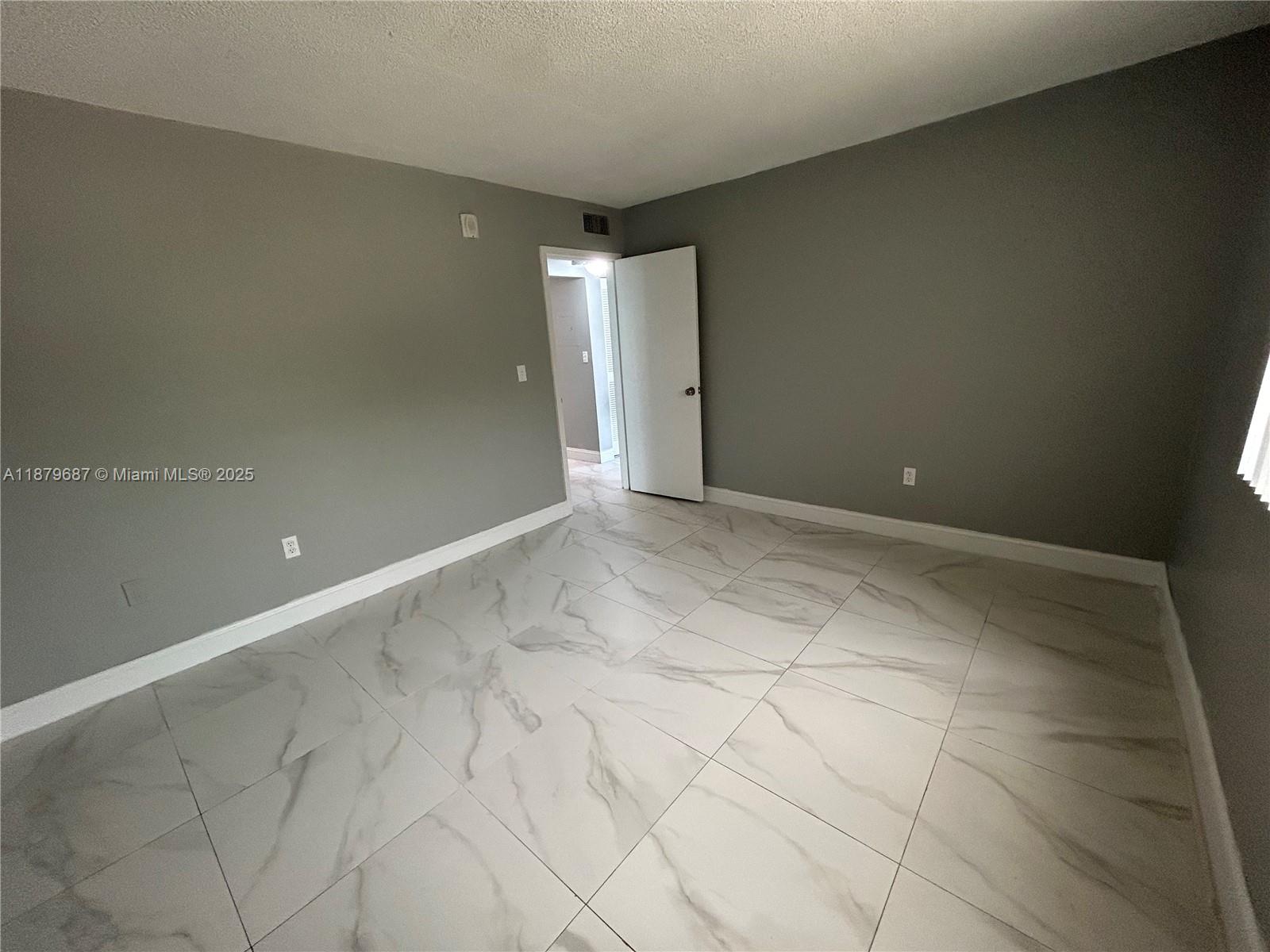 WINDWARD CONDO - Residential Lease