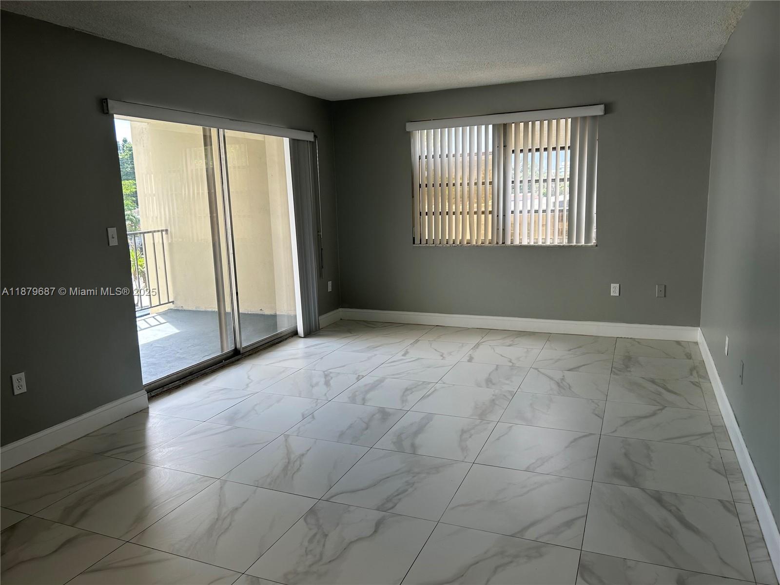 WINDWARD CONDO - Residential Lease