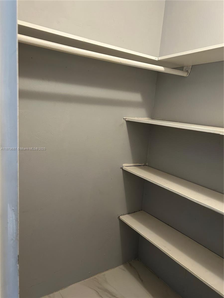 WINDWARD CONDO - Residential Lease