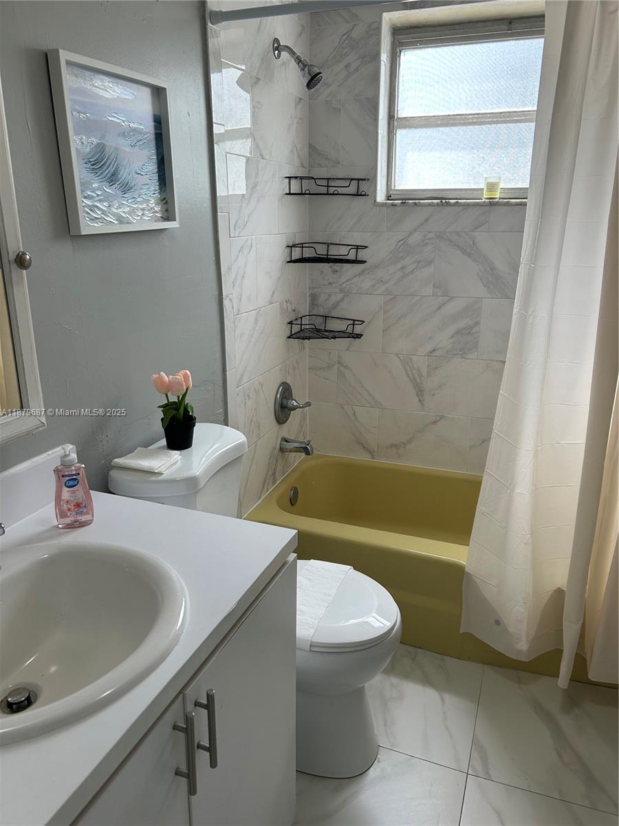 WINDWARD CONDO - Residential Lease