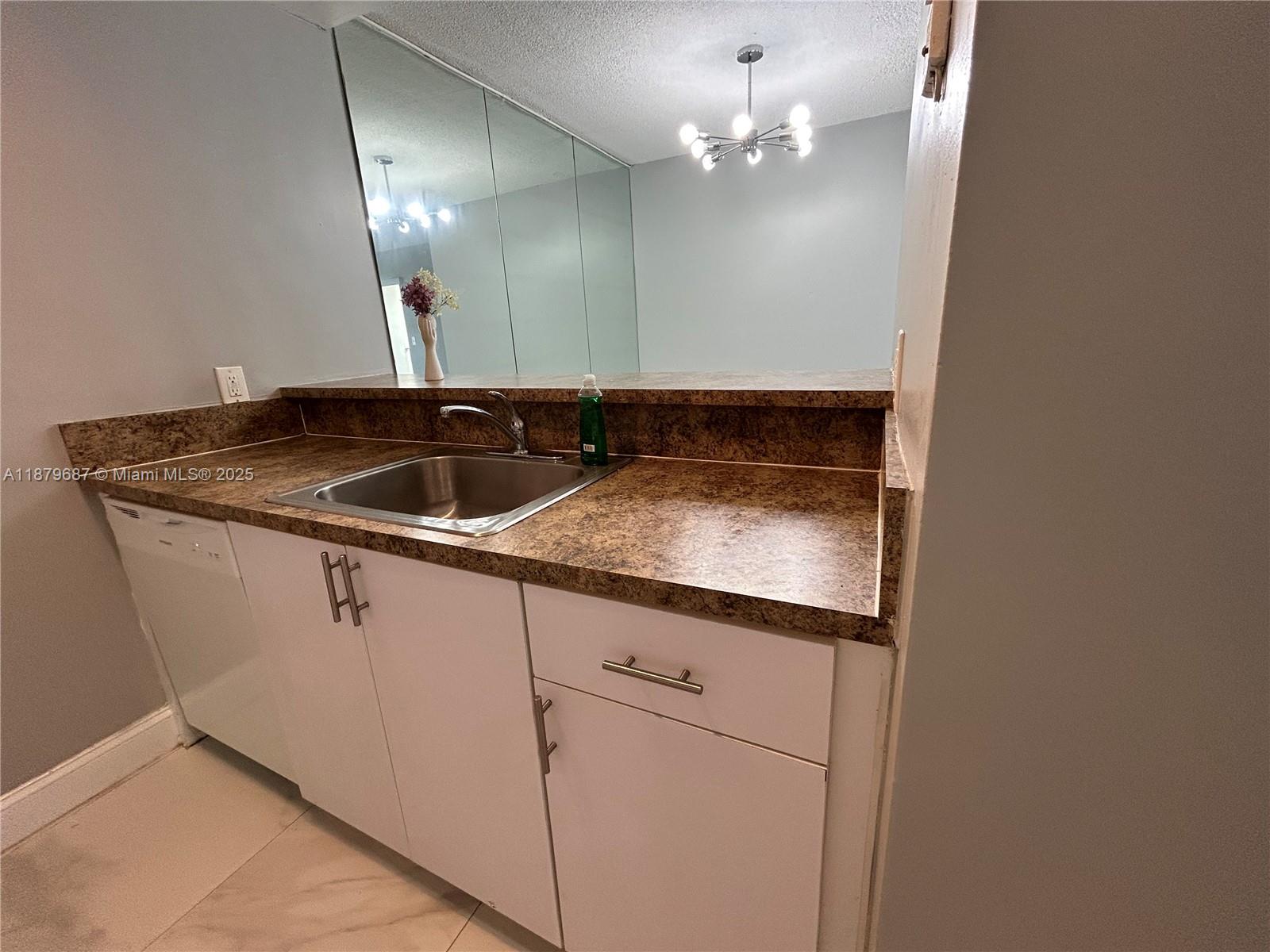 WINDWARD CONDO - Residential Lease
