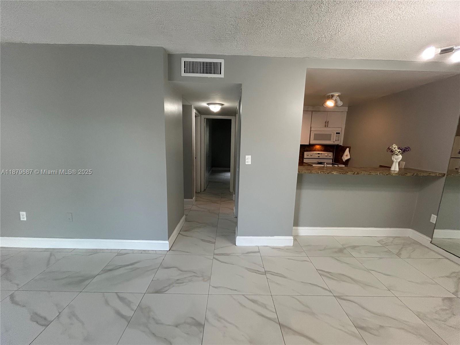 WINDWARD CONDO - Residential Lease