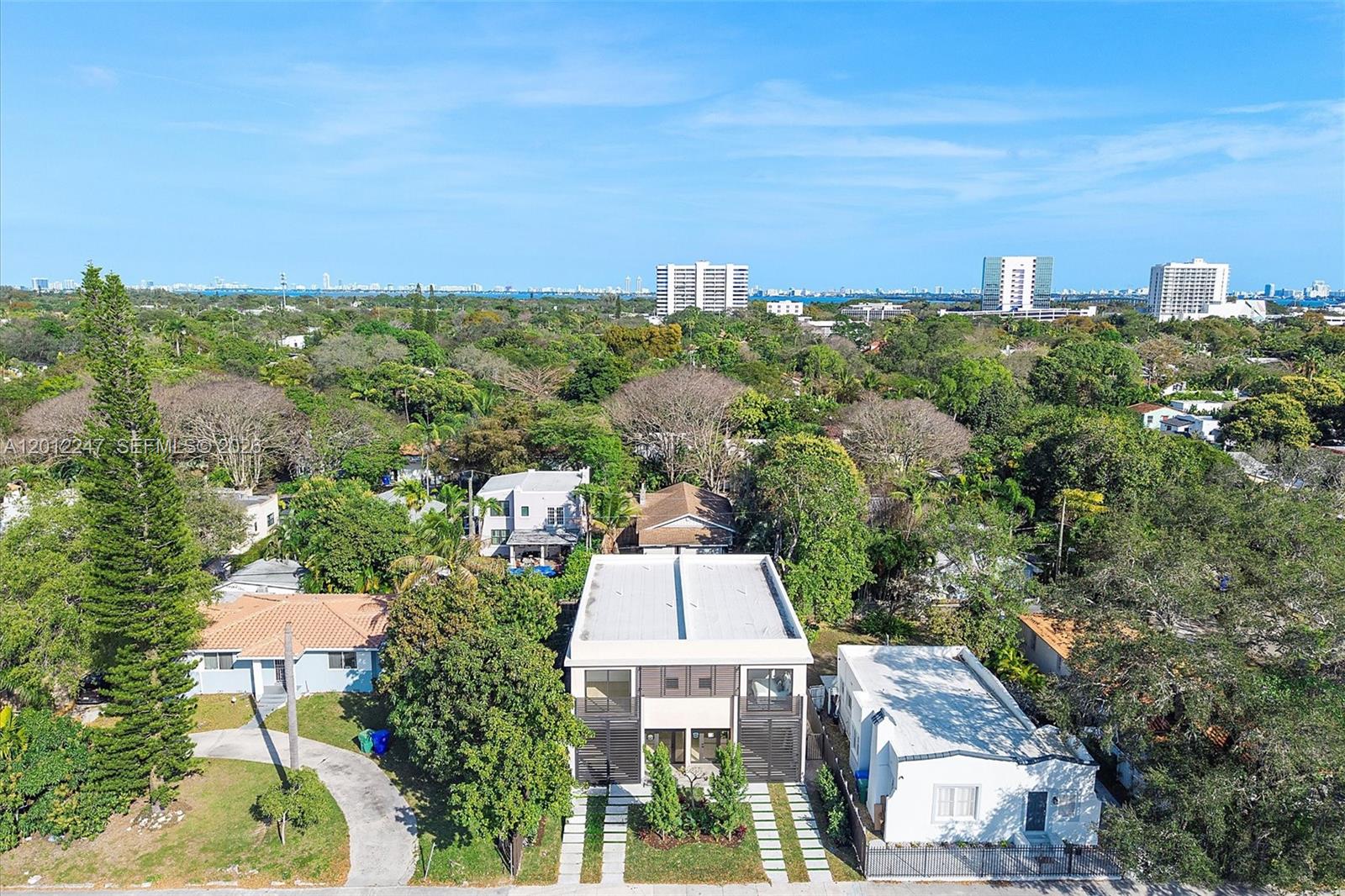 SHADOWLAWN - Residential Lease
