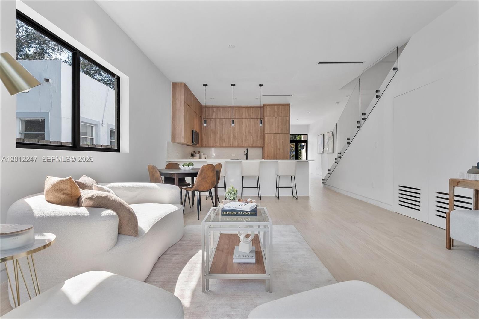 SHADOWLAWN - Residential Lease