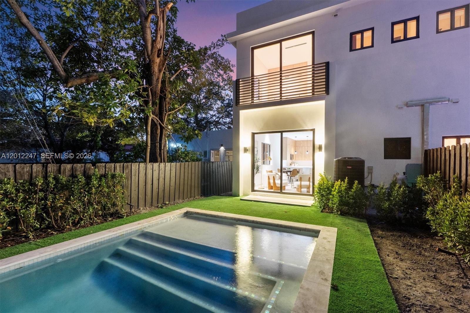 SHADOWLAWN - Residential Lease