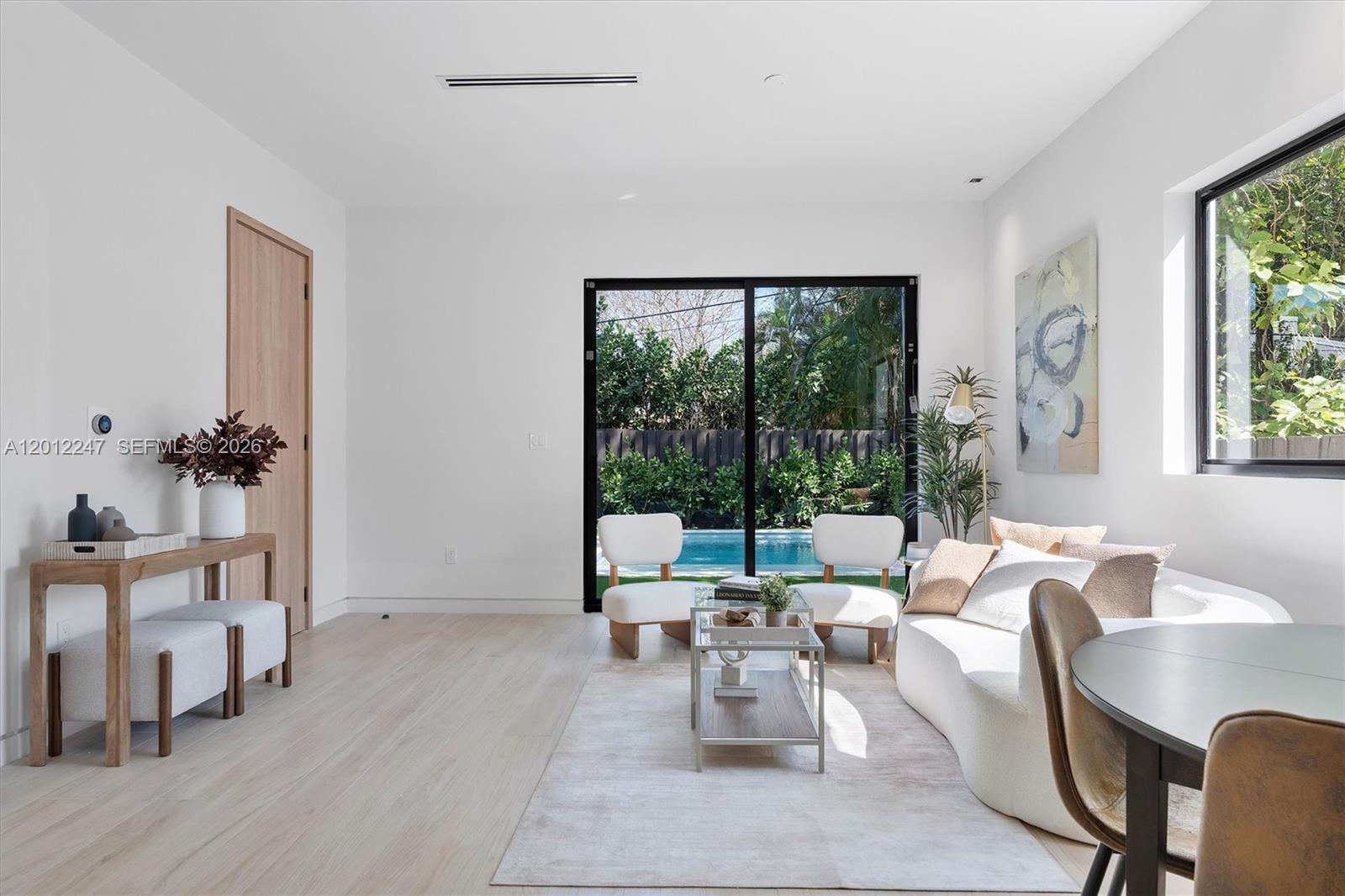 SHADOWLAWN - Residential Lease