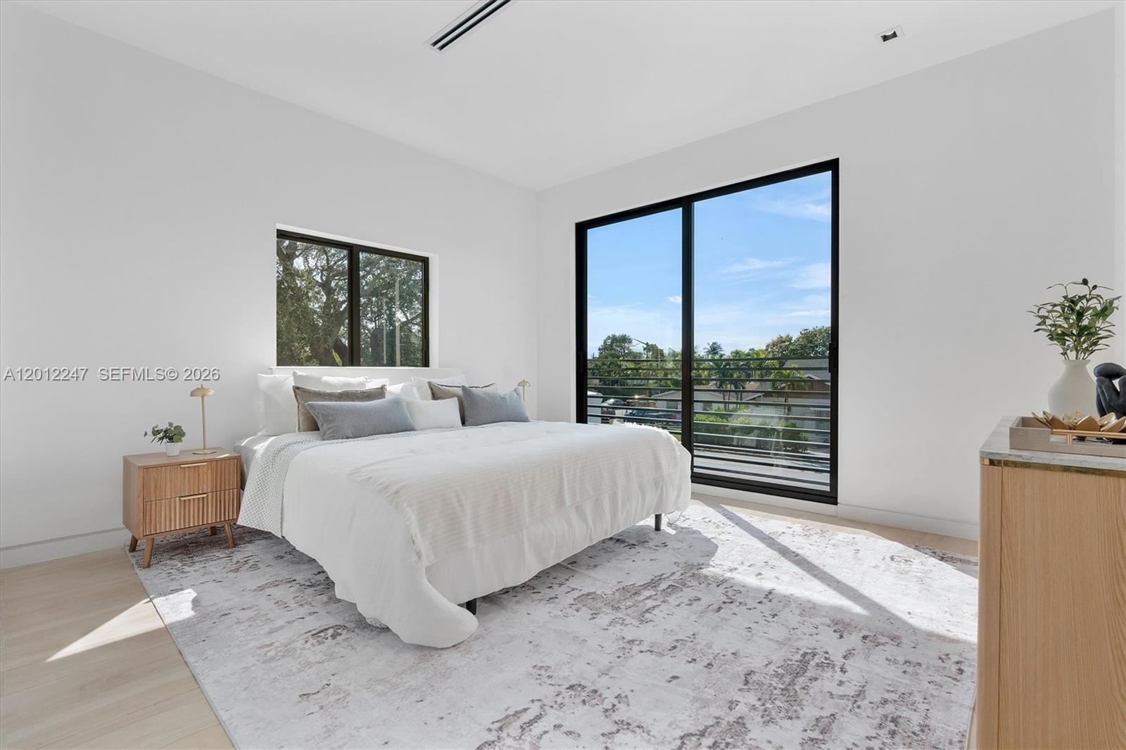 SHADOWLAWN - Residential Lease